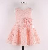 Vestido rendado, de 2 á 7 anos