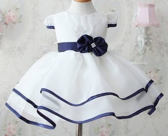 Vestido de seda, de 7 meses á 2 anos